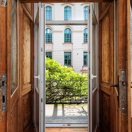Charming Near The Main Market Square - By Upstairs Apartment *