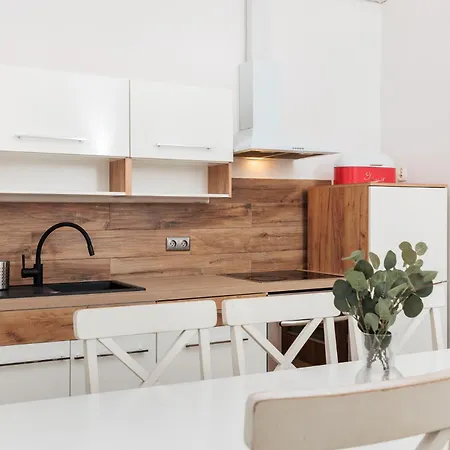 Apartment Charming Near The Main Market Square - By Upstairs