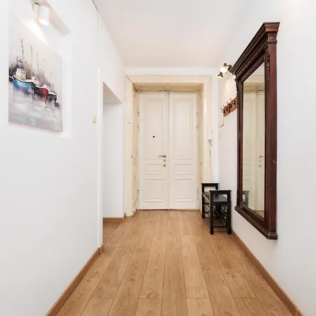 Apartment Charming Near The Main Market Square - By Upstairs