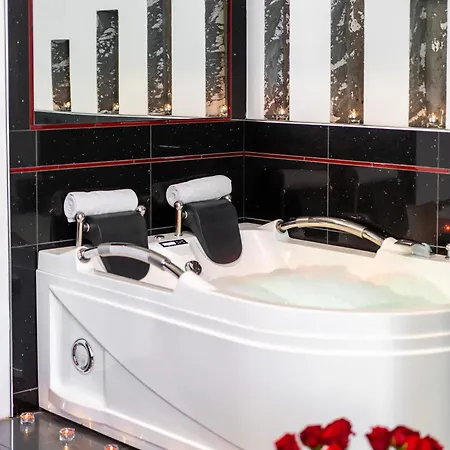 Komorowski Luxury Guest Aparthotel 4*