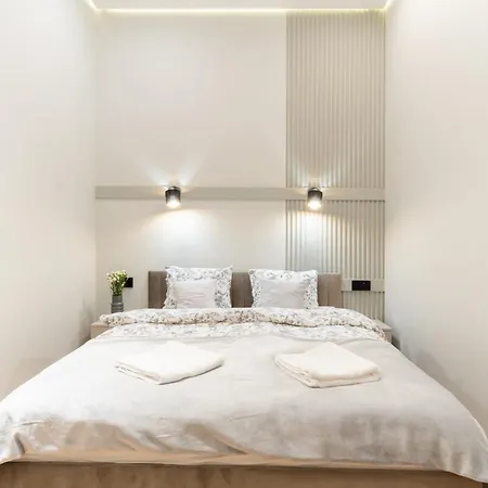 Charm & Comfort Renovated Gem In Old Town Sarego B *