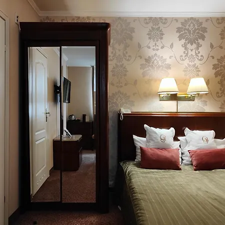Grand Otel