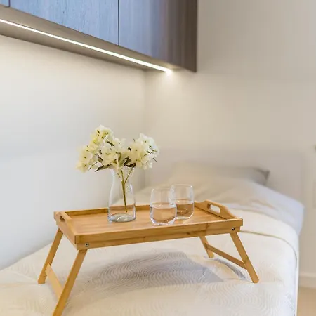 Prestige - 61m2, Parking, Balcony, Workspace, Ac - By Rentujemy Apartment Krakow