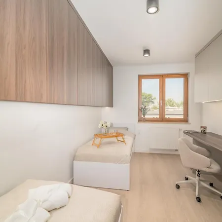 Apartment Prestige - 61m2, Parking, Balcony, Workspace, Ac - By Rentujemy Krakow