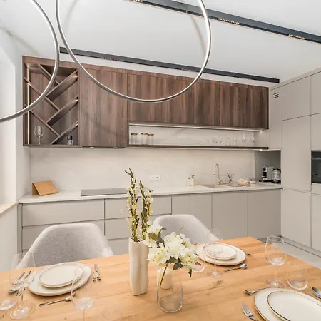 Prestige - 61m2, Parking, Balcony, Workspace, Ac - By Rentujemy Apartment Krakow