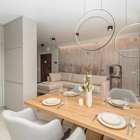 Apartment Prestige - 61m2, Parking, Balcony, Workspace, Ac - By Rentujemy