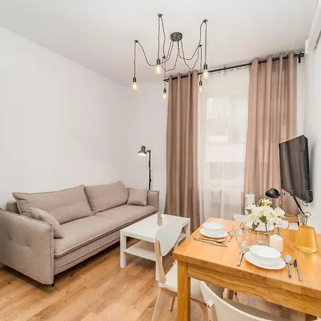 Glowny - Location, Park&tram Nearby - By Rentujemy Apartment