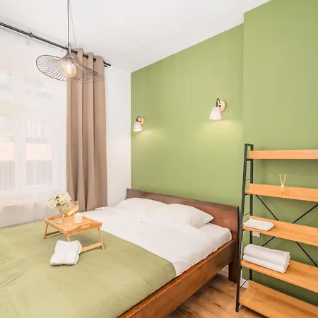 Apartment Glowny - Location, Park&tram Nearby - By Rentujemy