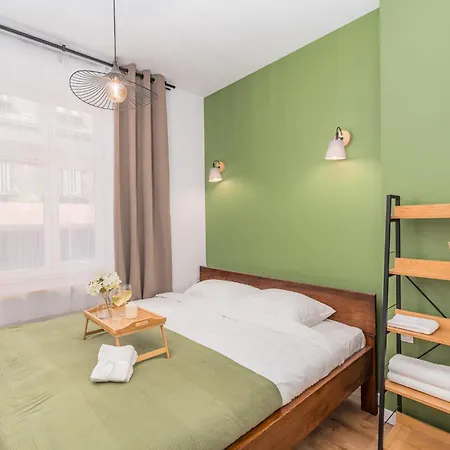 Glowny - Location, Park&tram Nearby - By Rentujemy Krakow