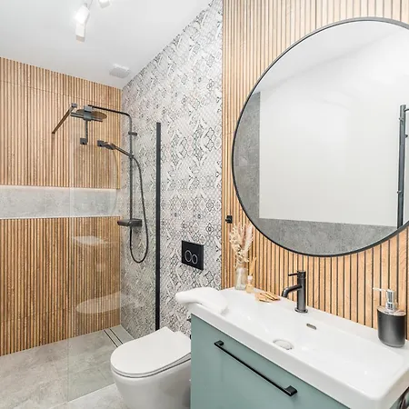 Apartment Glowny - Location, Park&tram Nearby - By Rentujemy
