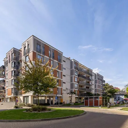 Przytulny I Przestronny W Krakowie Z Parkingiem Biurkiem I 2 Balkonami By Renters Краков