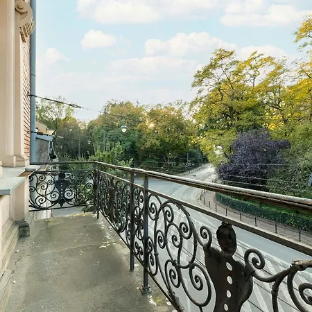 Efektowny I Przestronny W Centrum Krakowa Blisko Rynku I Parku By Renters Apartment Krakow