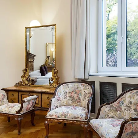 Apartment Efektowny I Przestronny W Centrum Krakowa Blisko Rynku I Parku By Renters Krakow