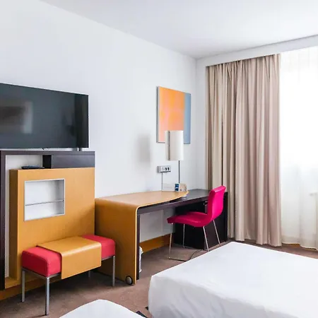 Novotel West Hotel 4*