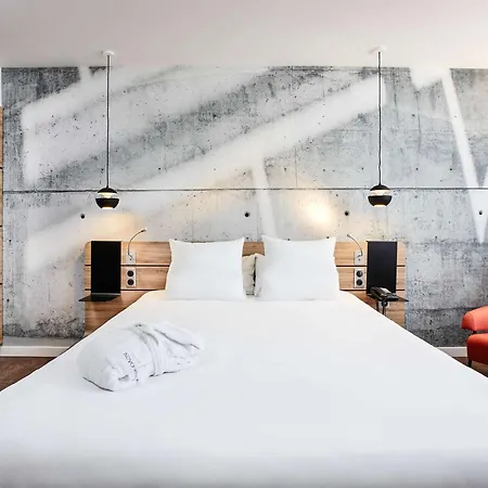 Novotel West 4*