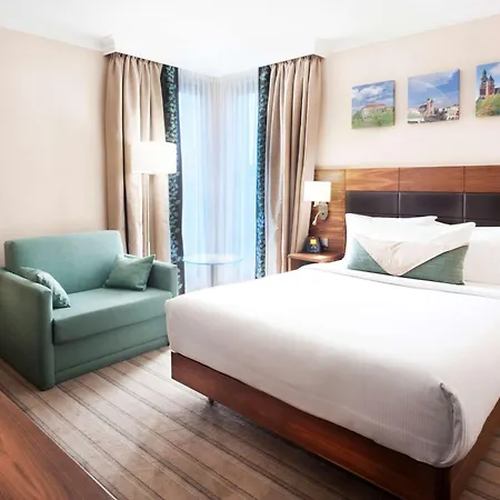 Hilton Garden 4*