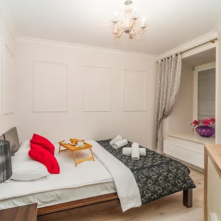 Appartement Piasek - Location, Patio, Tram&bus Nearby - By Rentujemy Cracovie