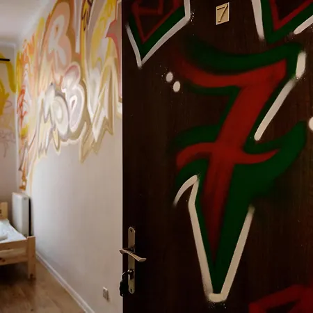 Graffiti Hostel Krakow
