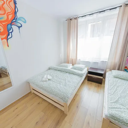 Graffiti Hostel *