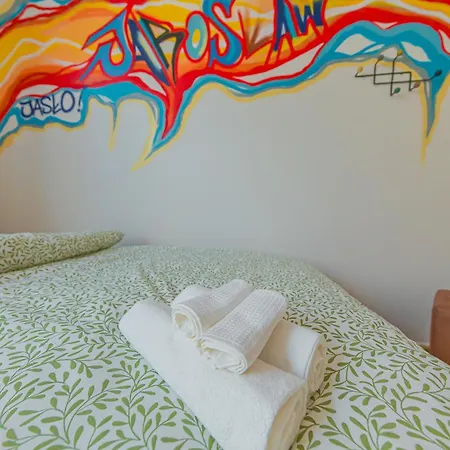 Hostel Graffiti *