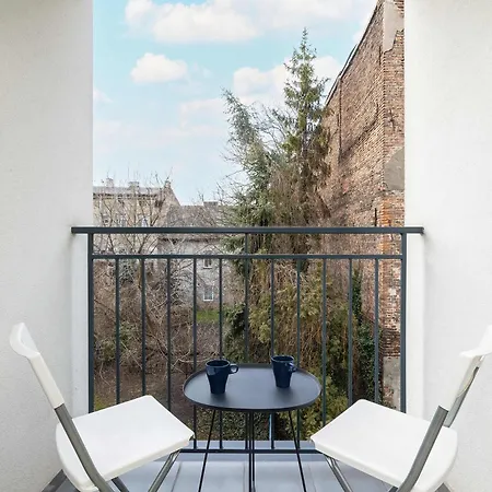 Spacious For 2 People By Renters Διαμέρισμα *