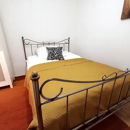 Apartment Old Town - 5 Bedrooms Soltyka Street Krakow