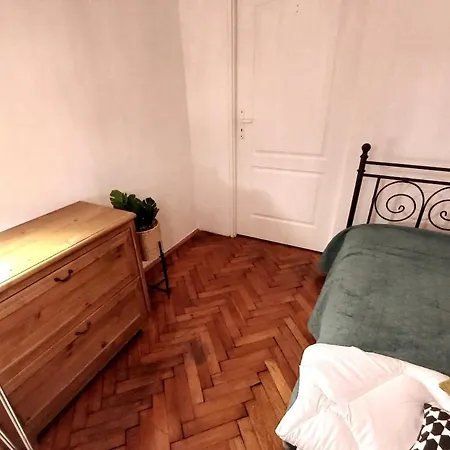 Old Town - 5 Bedrooms Soltyka Street * Krakow