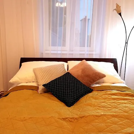 Apartment Old Town - 5 Bedrooms Soltyka Street
