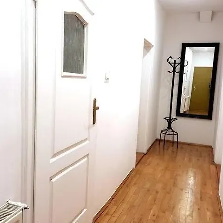 Apartment Old Town - 5 Bedrooms Soltyka Street *