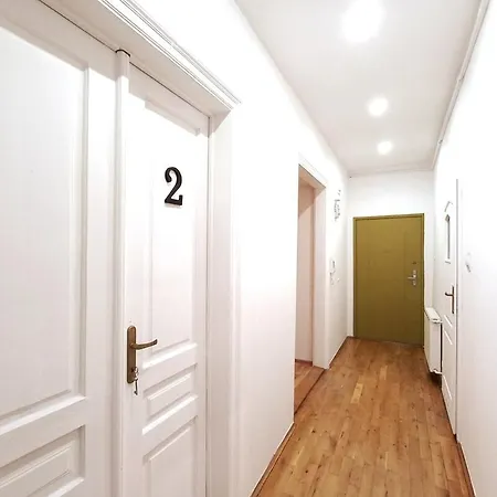 Old Town - 5 Bedrooms Soltyka Street Apartment *