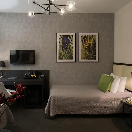 Otel Atrium 3*