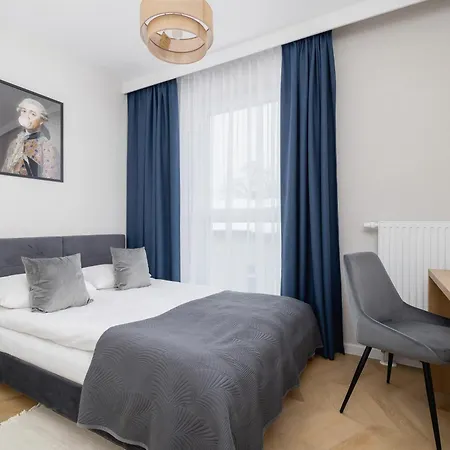 Apartment Klimatyzowane W Centrum Krakowa Z Parkingiem I Biurkiem By Renters Prestige Krakow