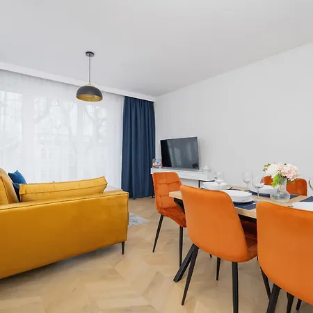Klimatyzowane W Centrum Krakowa Z Parkingiem I Biurkiem By Renters Prestige Apartment *