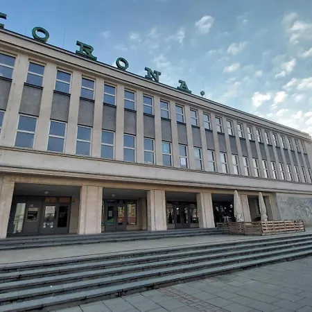 Korona Hotel *