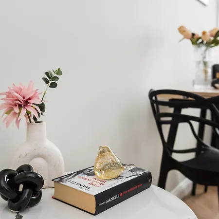 Silver Old Town Apartment *