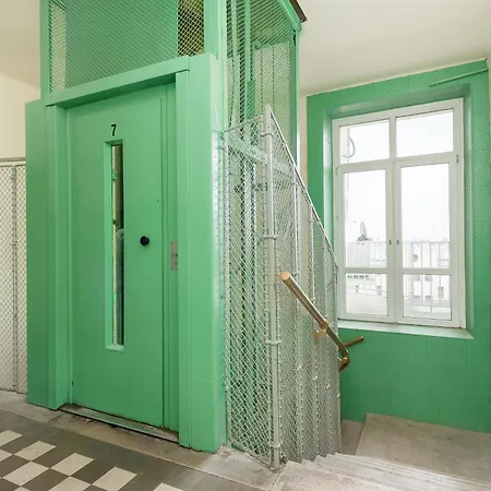 Silver Old Town Apartment *