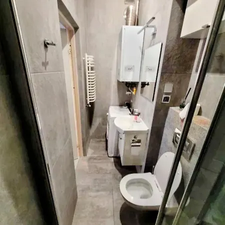 Apartment - Blisko Centrum - Podgorze, Kuchnia, Lazienka, Sypialnia Z Dwoma Lozkami *