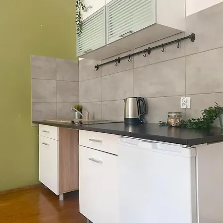 Large 89m2 Apartment, 3 Bedrooms And 2 Bathrooms Appartamento