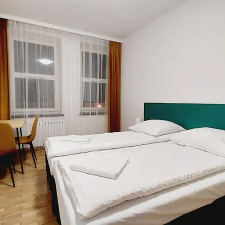 Korona Hotel *