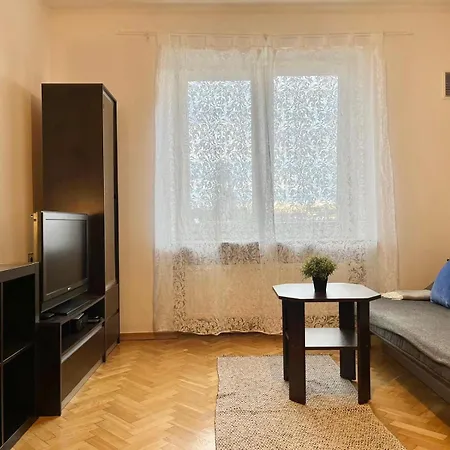 Old Town Apartment *