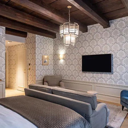 Hotel Unicus Palace Old Town - Destigo