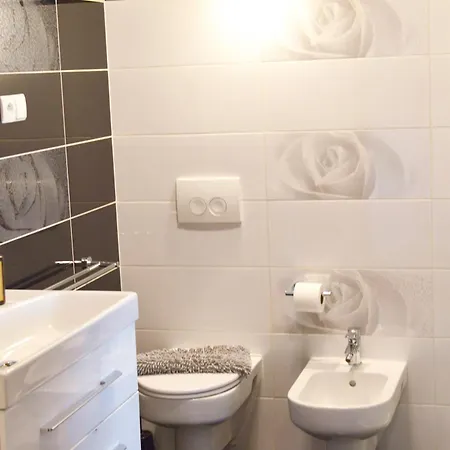 Neapol Parking Gratis Moxy Te&am Cracow * Krakow