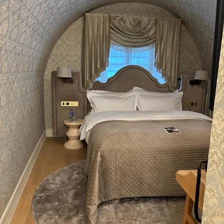 Hotel Unicus Palace Old Town - Destigo