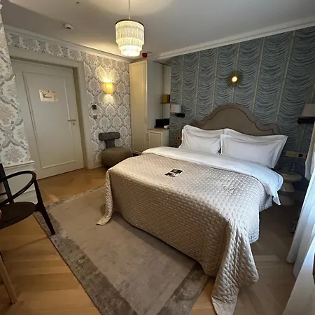 Hotel Unicus Palace Old Town - Destigo