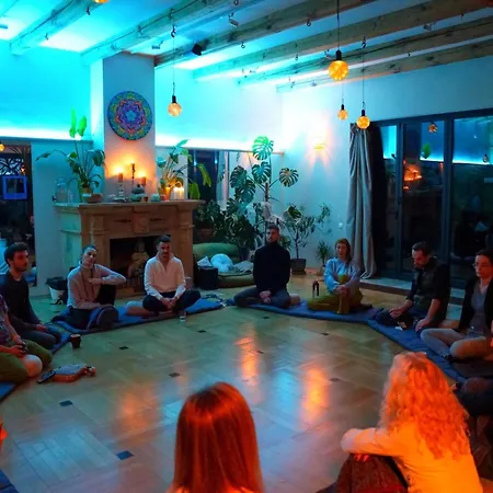 게스트하우스 Blisshouse Luxurious Calm And Energetic Spot Near By Surrounded By The Forest Where Will Find Your Peace And Your People 크라쿠프