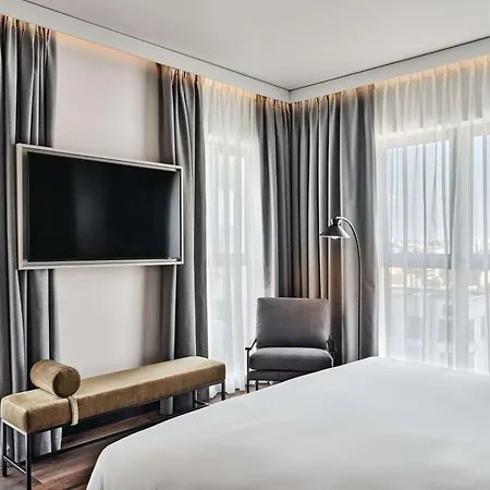 Hotel Radisson Red & Radisson Red Apartments, Cracovie