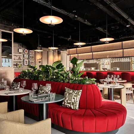 Radisson Red & Radisson Red Apartments, Cracovie