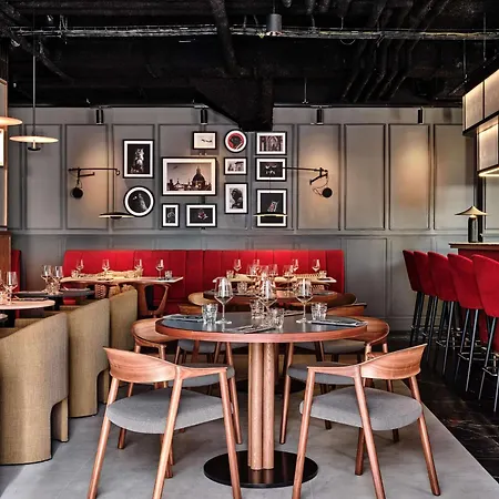 Radisson Red & Radisson Red Apartments, 4* Cracovie