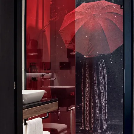Radisson Red & Radisson Red Apartments, Hotel 4*