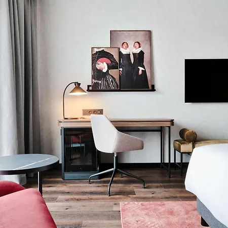 Radisson Red & Radisson Red Apartments, Cracovie